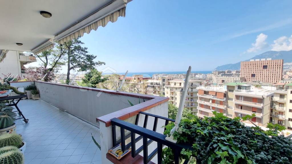 Appartamento in vendita a Salerno via Ersilio Castelluccio