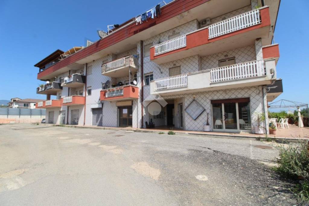 Appartamento in vendita a Montalto Uffugo strada Statale 559, 220