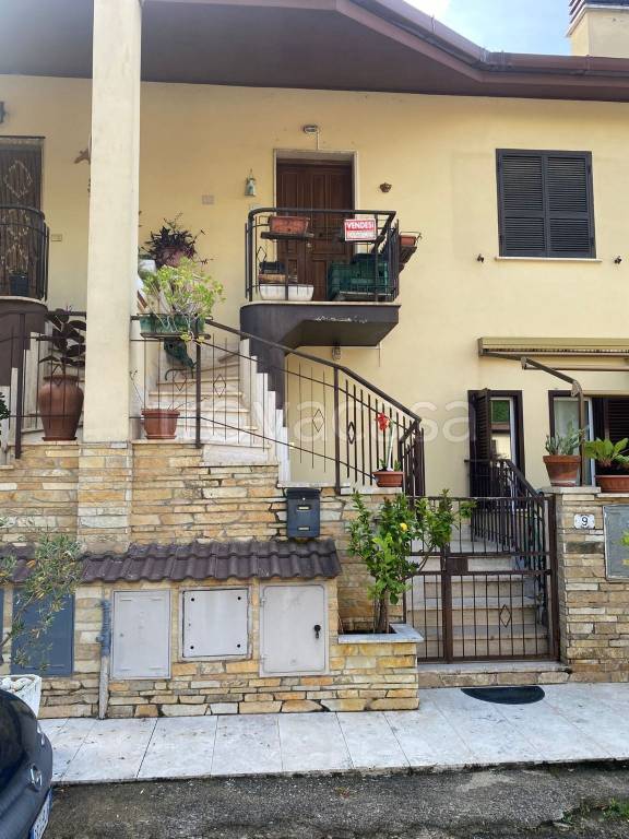 Appartamento in vendita a Guidonia Montecelio via Federico Cesi, 2