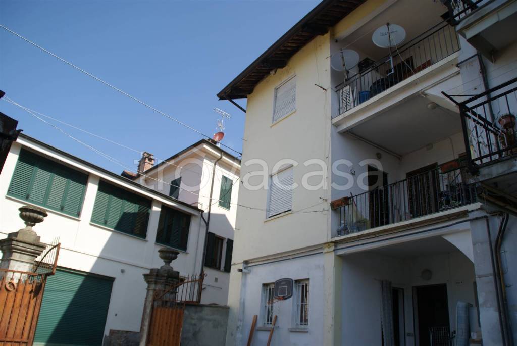 Casa Indipendente in vendita a Vigliano Biellese via Santa Lucia, 32