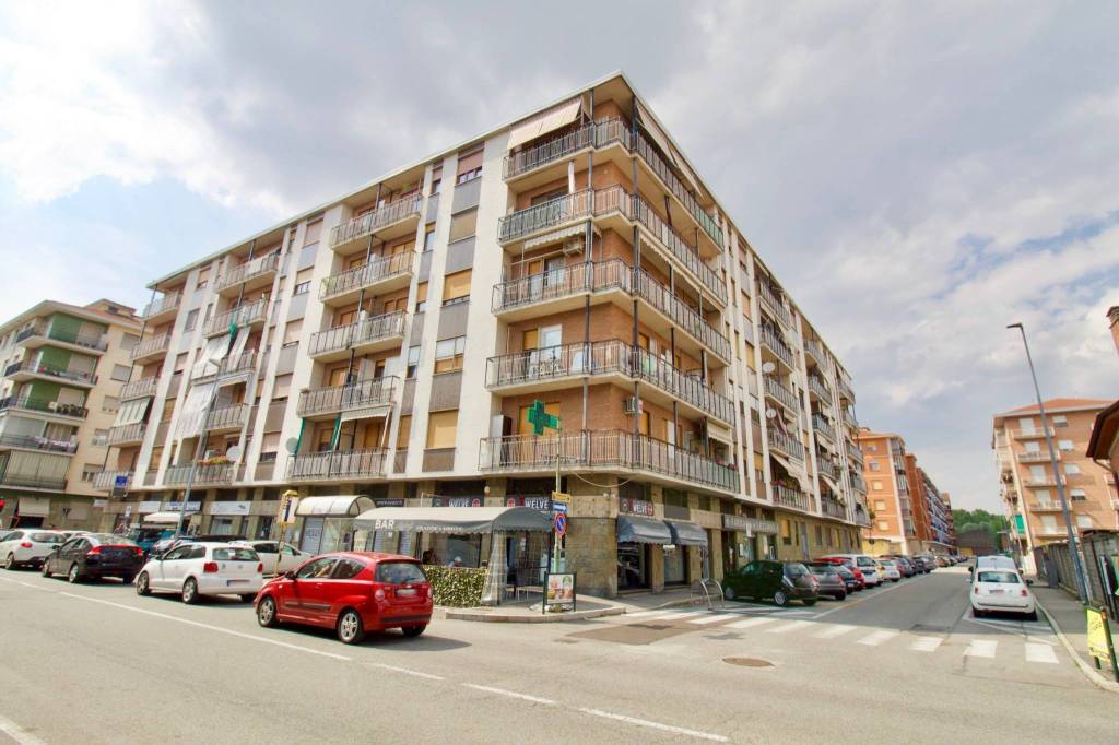 Appartamento in vendita a Nichelino via Michelangelo Buonarroti, 3
