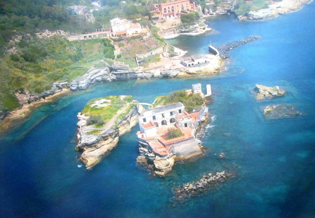 Villa Bifamiliare in vendita a Napoli discesa Gaiola