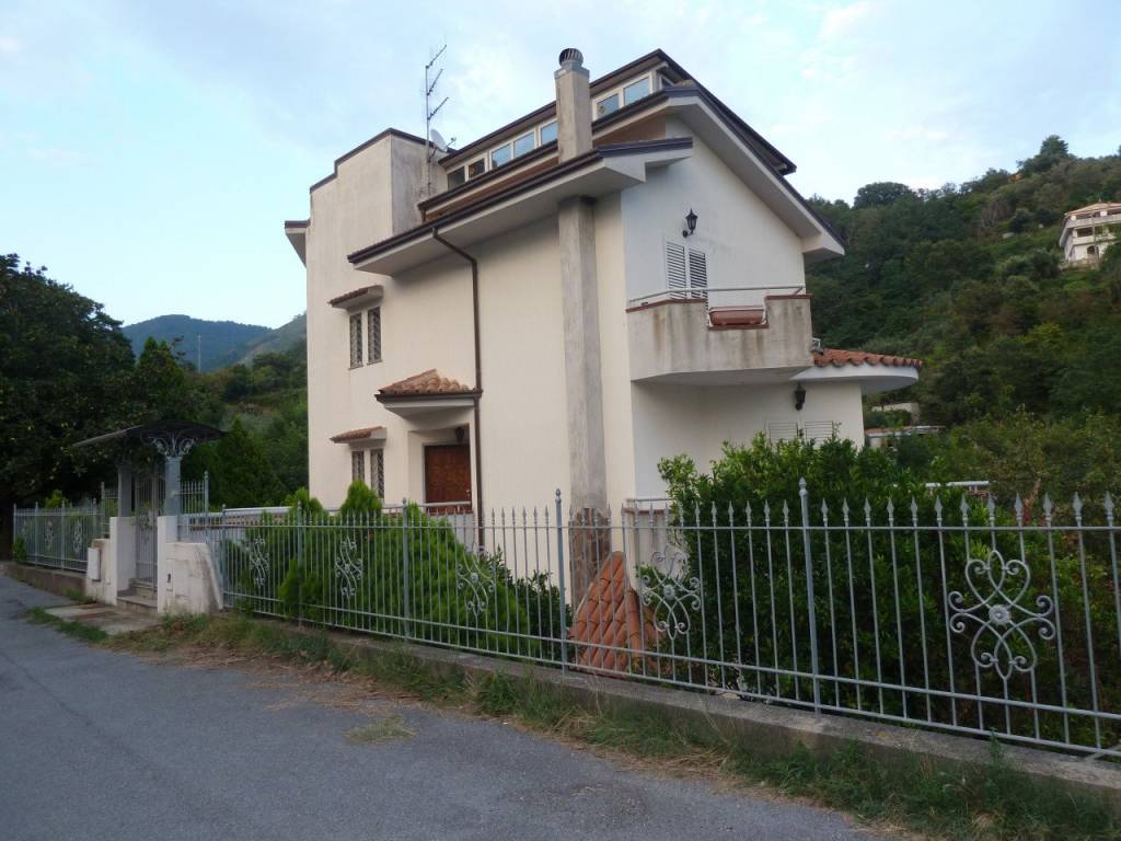 Casa Indipendente in vendita a Sangineto via San Francesco