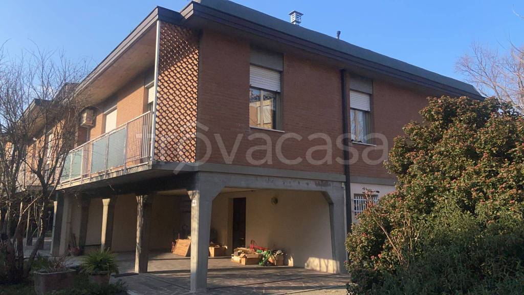 Villa in vendita a Modena via Benedetto Croce