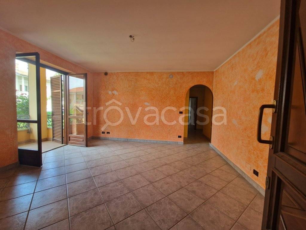 Villa Bifamiliare in vendita a Cuneo via Gioni, 16