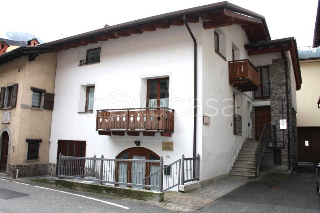 Appartamento in vendita a Schilpario vicolo Vecchio, 1