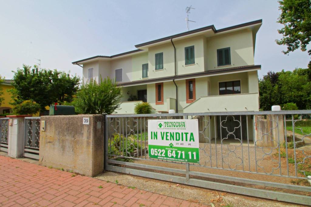 Villa a Schiera in vendita a Reggiolo viale Giovanni Paisiello, 37