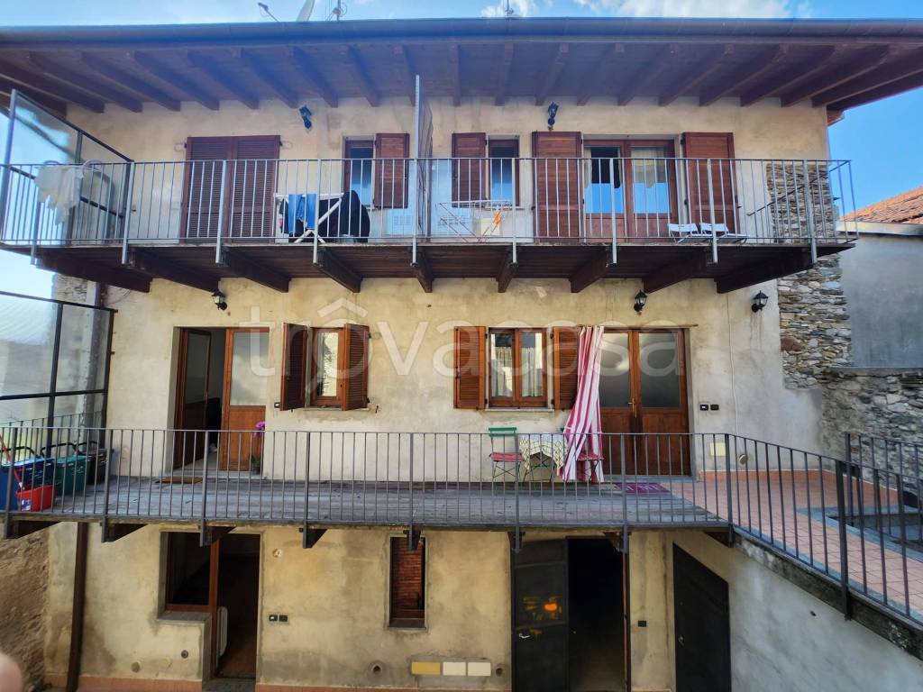 Appartamento in vendita a Brezzo di Bedero via del Pozzo, 4