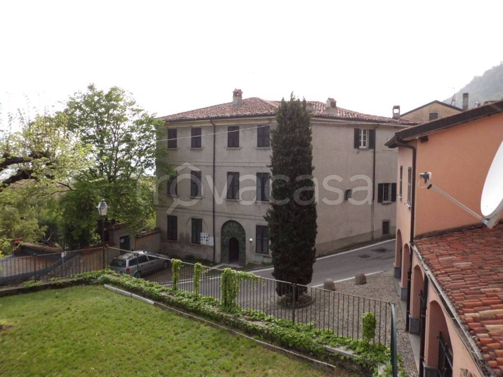 Villa in in vendita da privato a Cesana Brianza via Dante Alighieri, 2