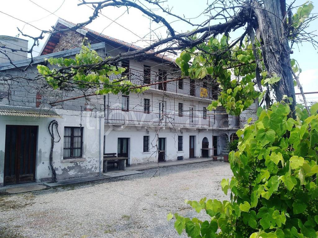 Casa Indipendente in vendita a San Maurizio d'Opaglio via 25 Aprile, 40