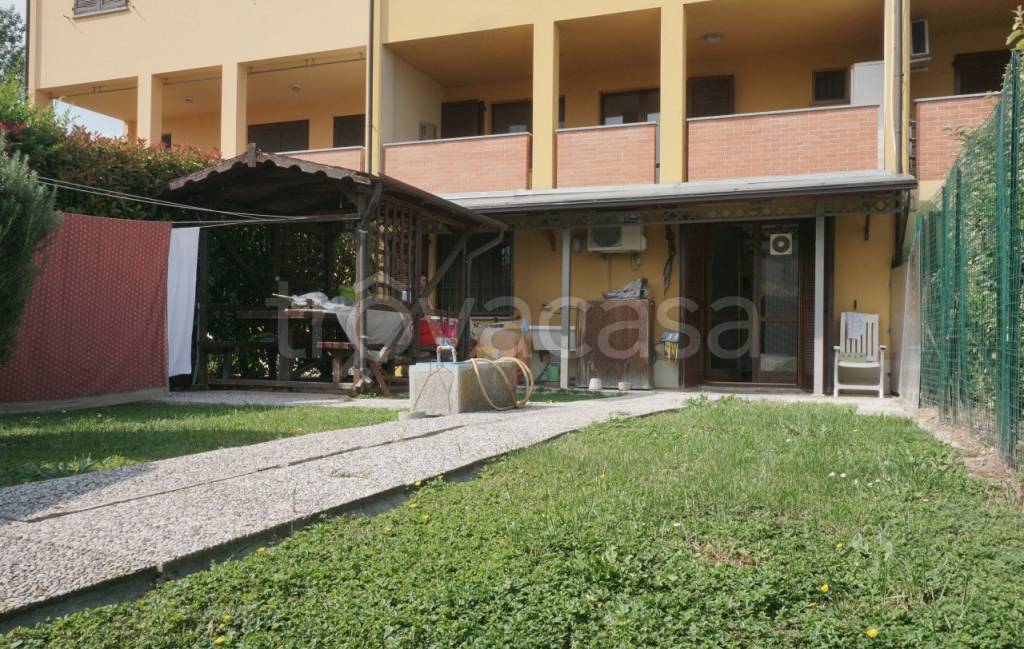 Villa a Schiera in vendita a Parma via Giarone,7