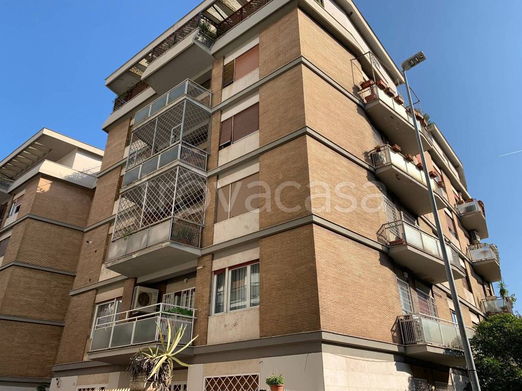 Appartamento in vendita a Roma largo Rodolfo Lanciani, 1