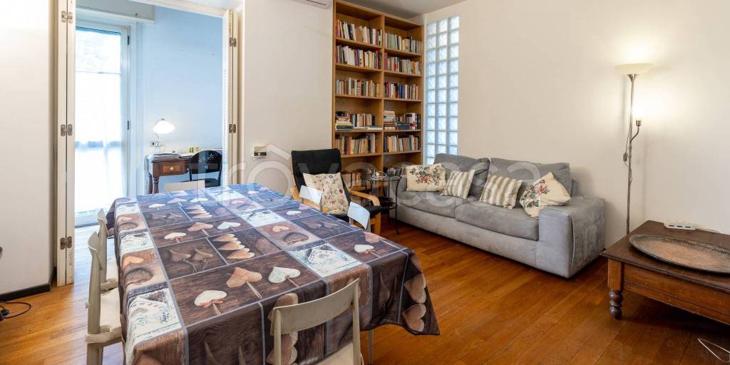 Appartamento in vendita a Milano via Luigi Chiarelli, 16