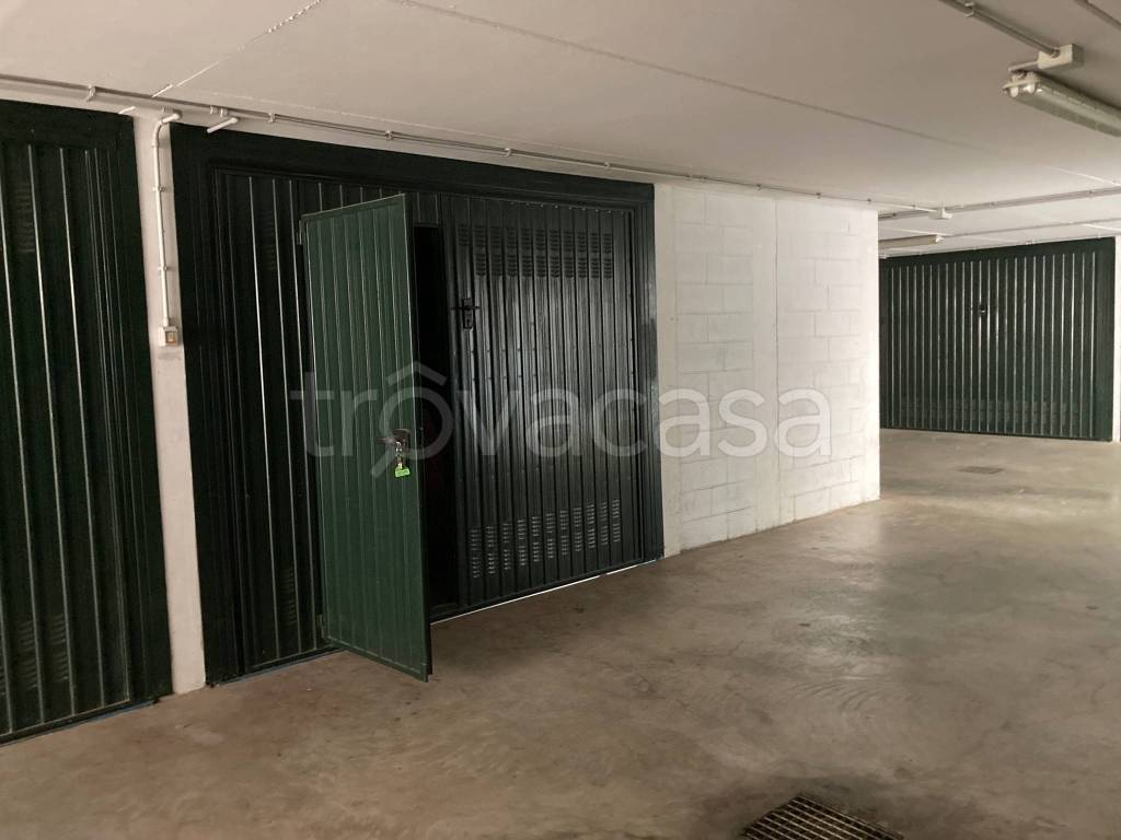 Garage in vendita ad Abano Terme via Giovanni Prati
