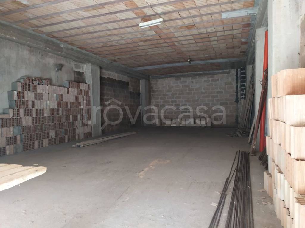 Garage in vendita a Manduria via g. Melle, 7