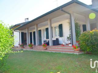 Villa in vendita a ravenna via lago ceresio