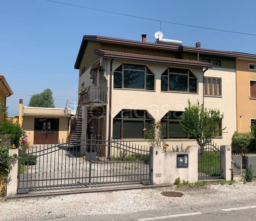 Villa Bifamiliare in vendita a Zoppola