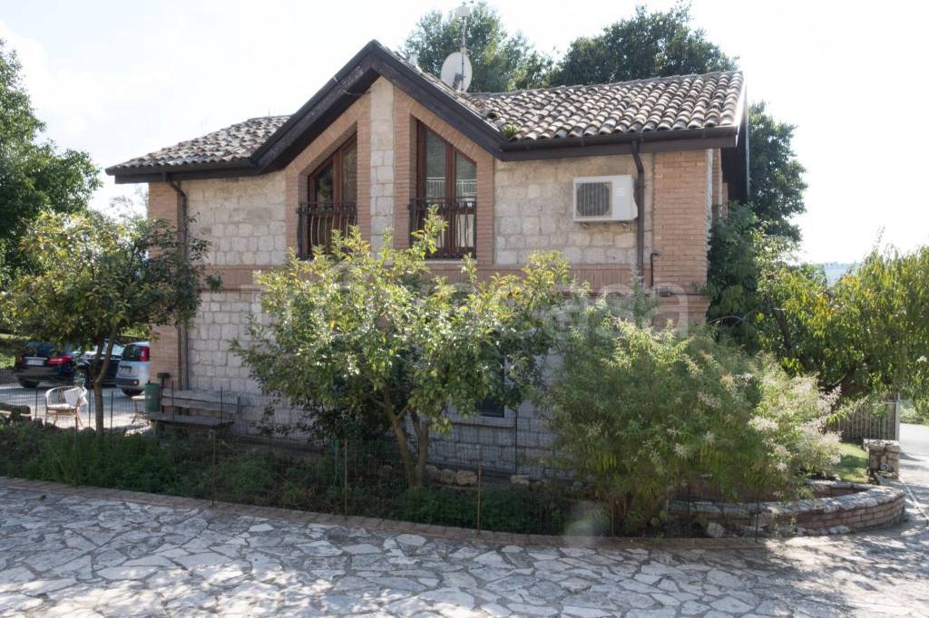Casa Indipendente in vendita a Casalduni località Colle Marino