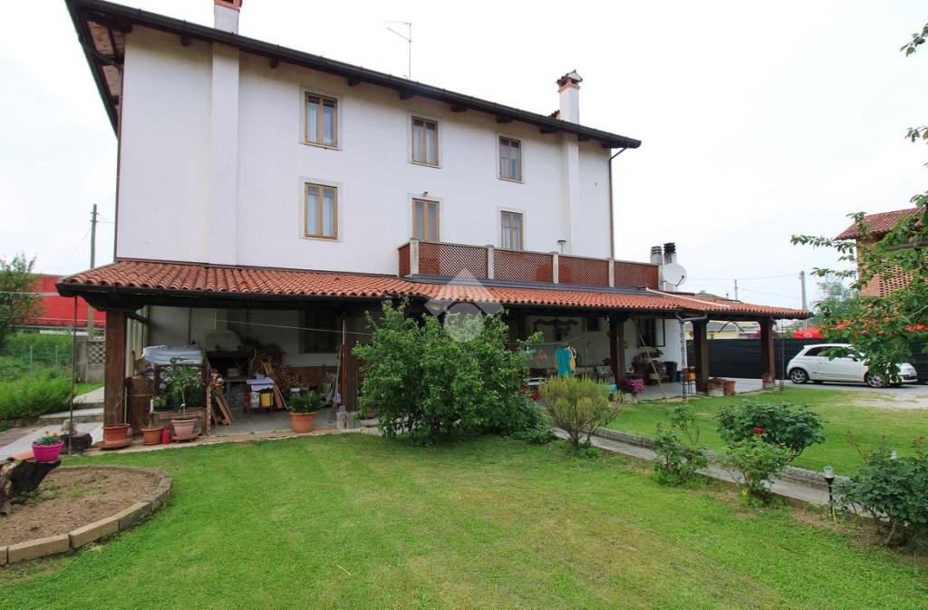 Casa Indipendente in vendita a San Daniele del Friuli strada Statale 463 Venezia - Gemona, 2