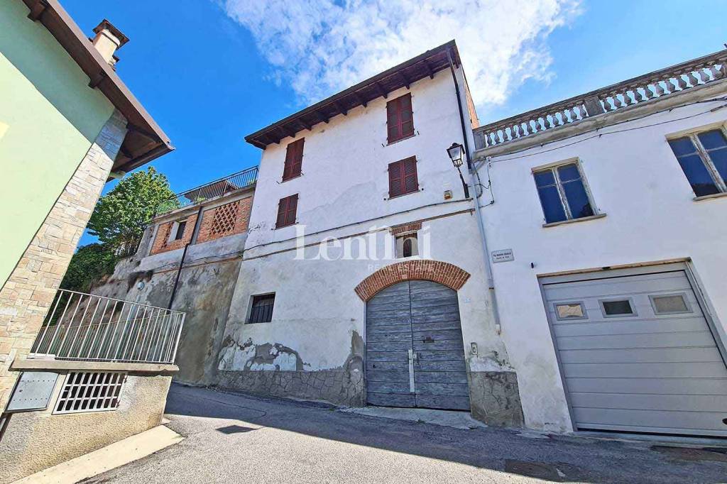 Villa in vendita a Vignale Monferrato via Massimo d'Azeglio, 6