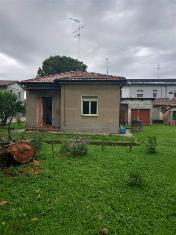 Villa in vendita a Lugo via della Scuola, 16