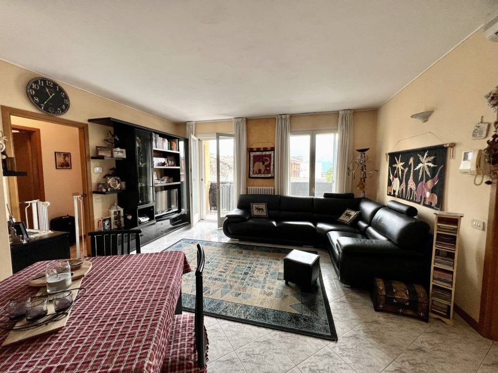 Appartamento in vendita a Gravedona ed Uniti via Trento