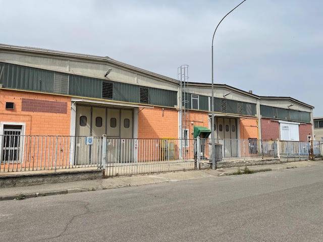 Capannone Industriale in vendita a Piacenza via Gerolamo Mentovati