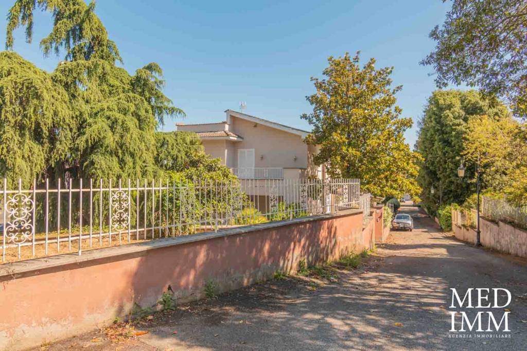 Villa Bifamiliare in vendita a Vetralla via Cappucini