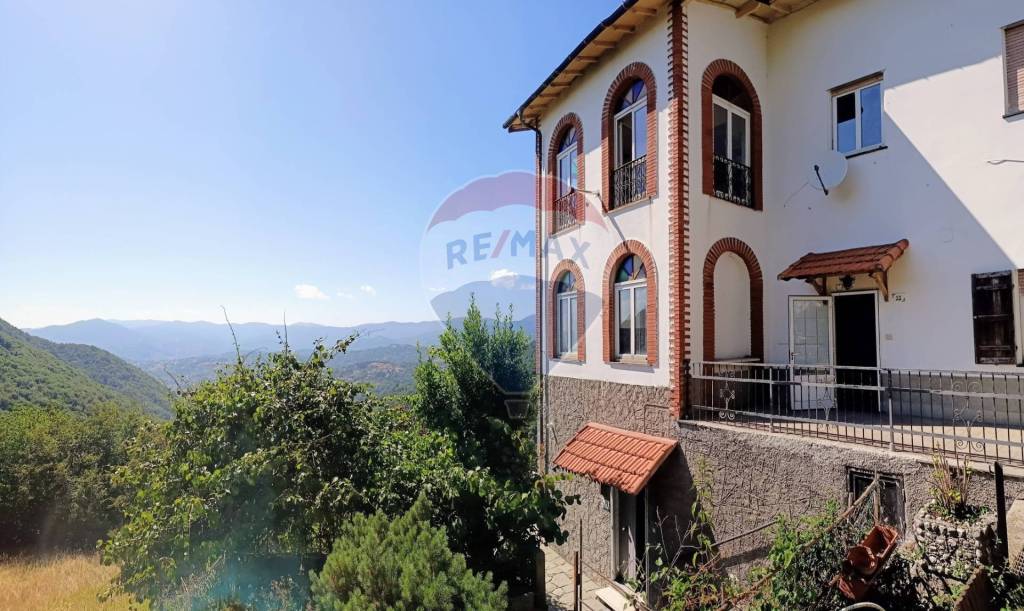 Villa Bifamiliare in vendita a Serra Riccò