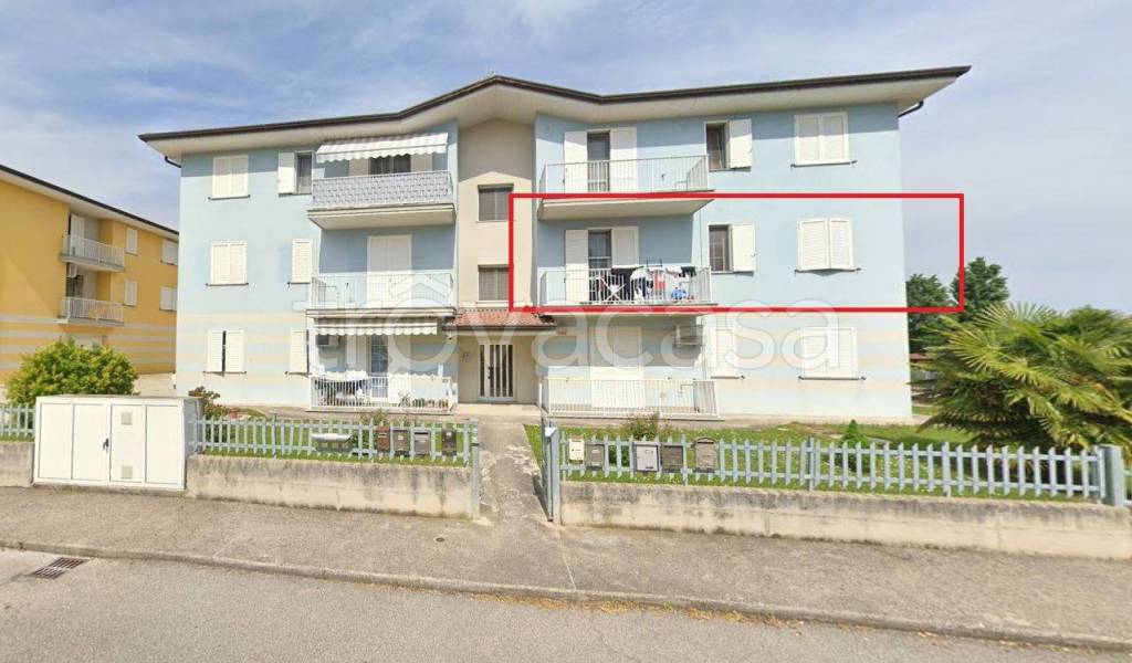 Appartamento in vendita a Castel d'Ario via Montale, 7