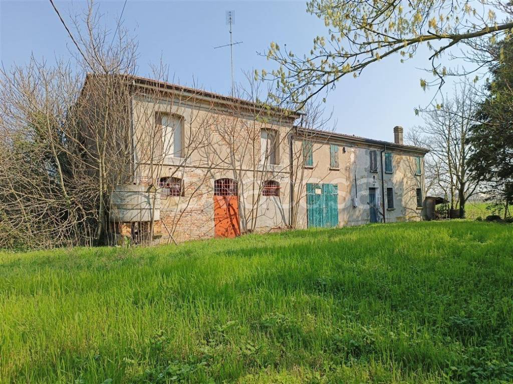 Villa in vendita a Lugo via Piratello, 96