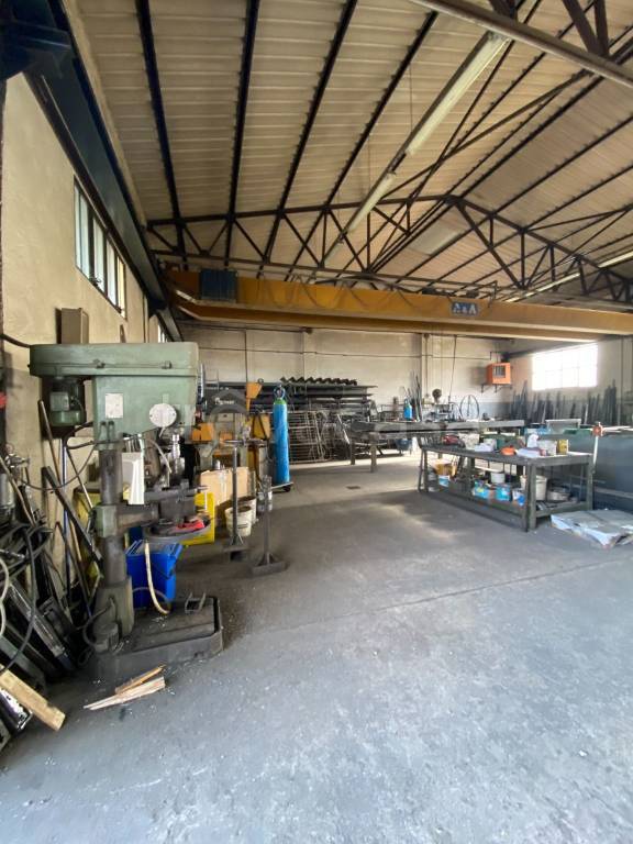Capannone Industriale in vendita a Oleggio via Verbano, 6
