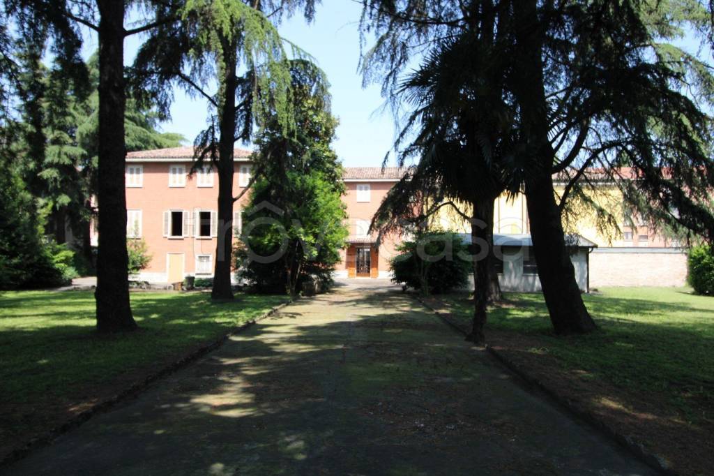 Casa Indipendente in vendita a Montecchio Emilia