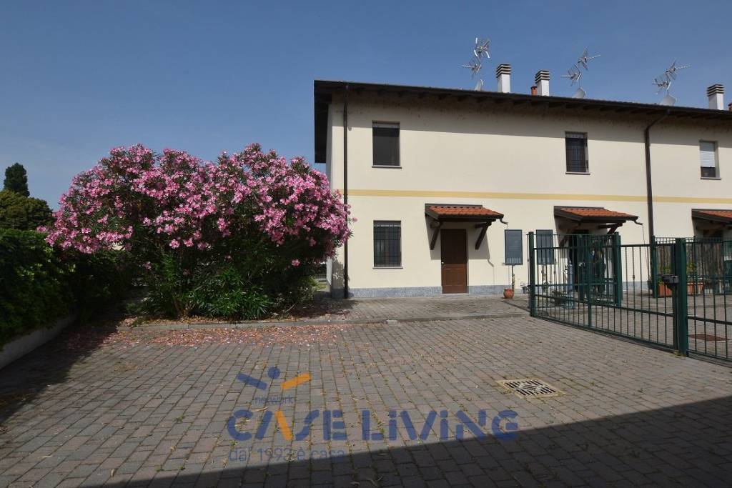 Villa a Schiera in vendita a Lacchiarella via Giuseppe Mazzini