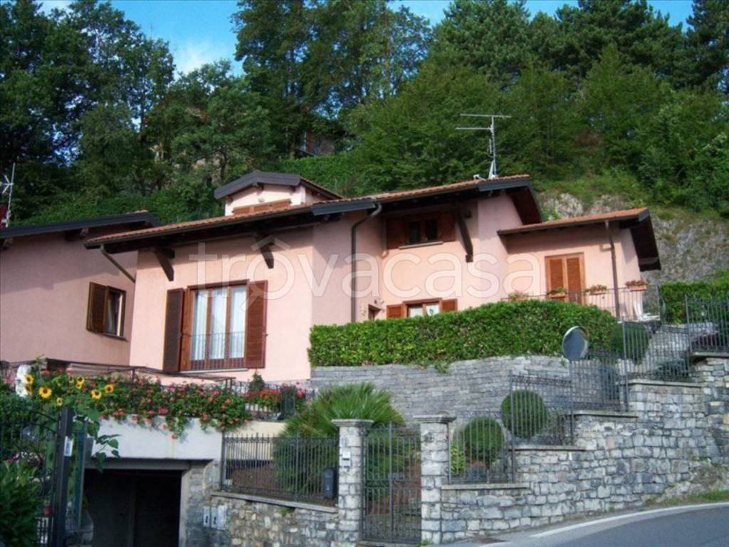 Villa in vendita a Menaggio via per la Grona, 87