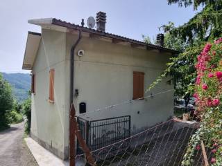 Casa indipendente in vendita a neviano degli arduini strada vignetta