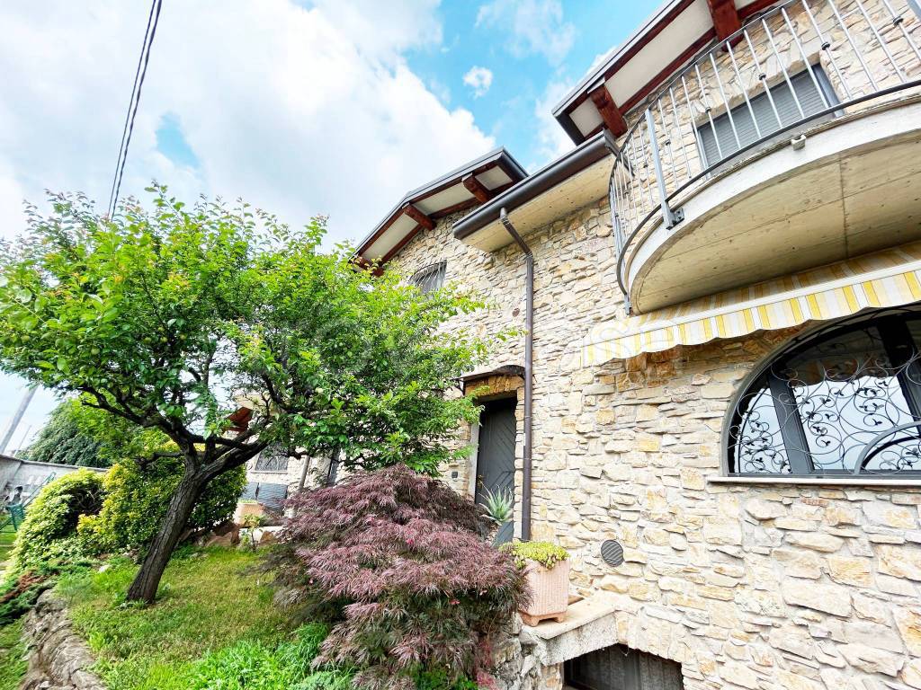 Appartamento in vendita a Gerenzano viale Padania