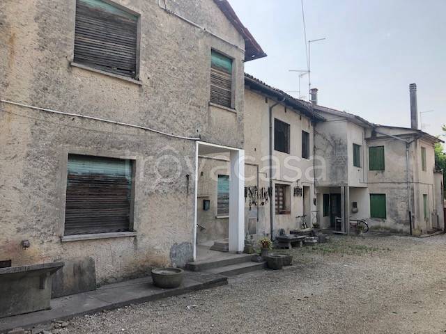 Villa in vendita a Pozzuolo del Friuli via Mortegliano