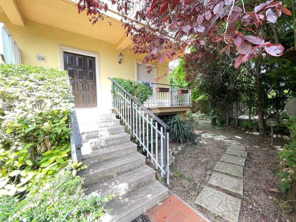 Villa a Schiera in vendita a L'Aquila via dei Colatoi I, 9