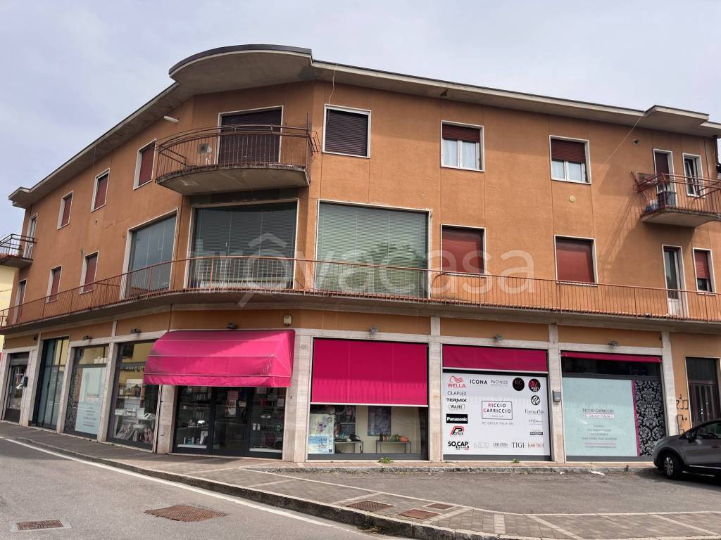 Appartamento in vendita a Bonate Sotto via Vittorio Veneto