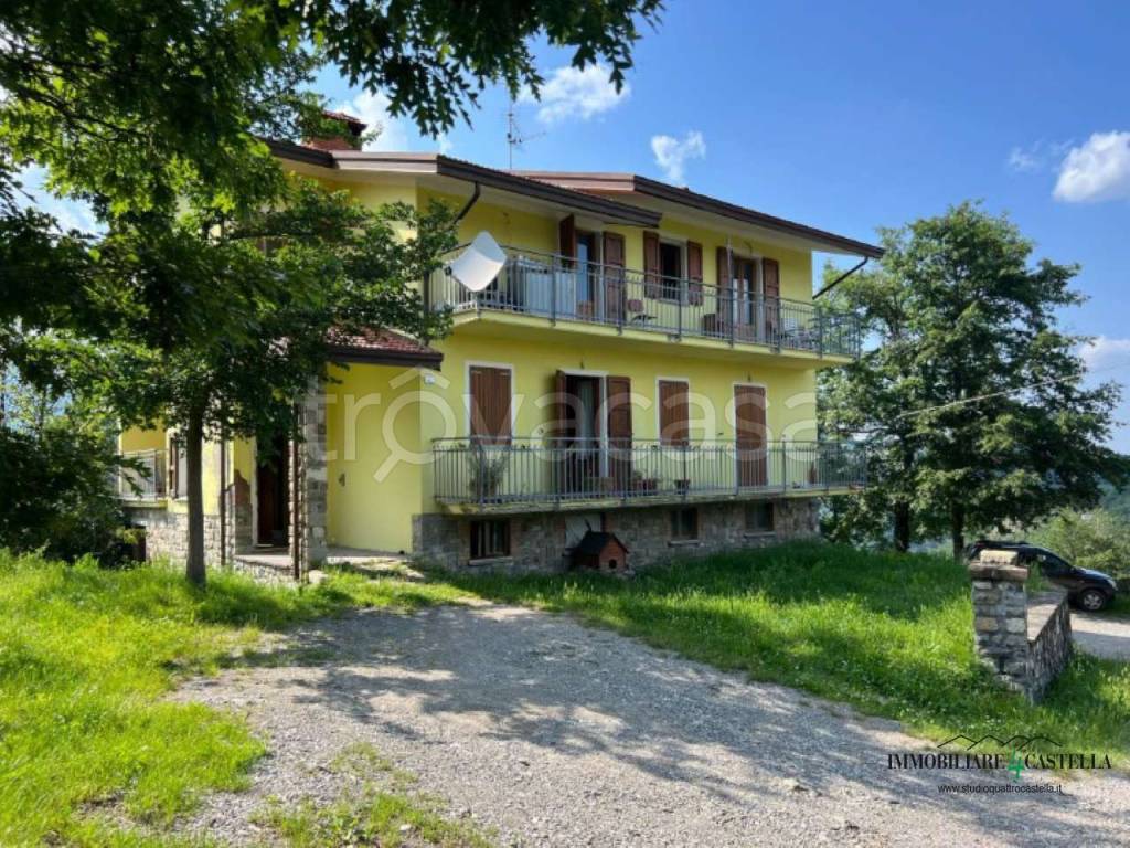 Casa Indipendente in vendita a Villa Minozzo via Budriotto 5