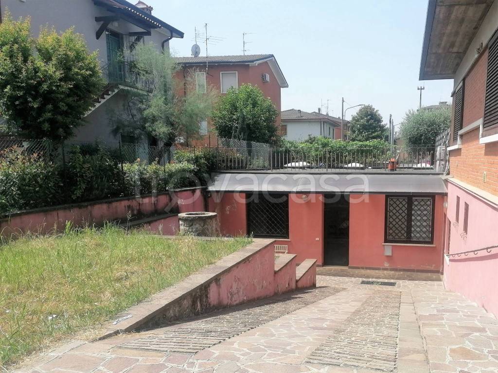 Negozio in vendita a Brescia via Vittorio Arici, 42