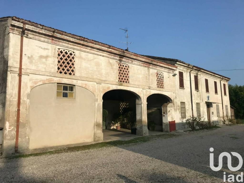 Rustico in vendita a Ceresara via Villa Bel Giardino, 47