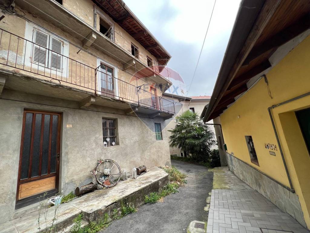 Casa Indipendente in vendita a Ronco Biellese via Cavour, 14