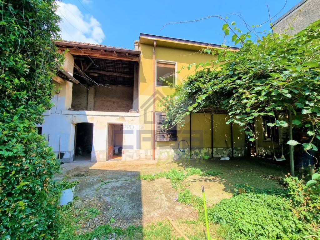 Casa Indipendente in vendita a Senna Lodigiana via Dosso