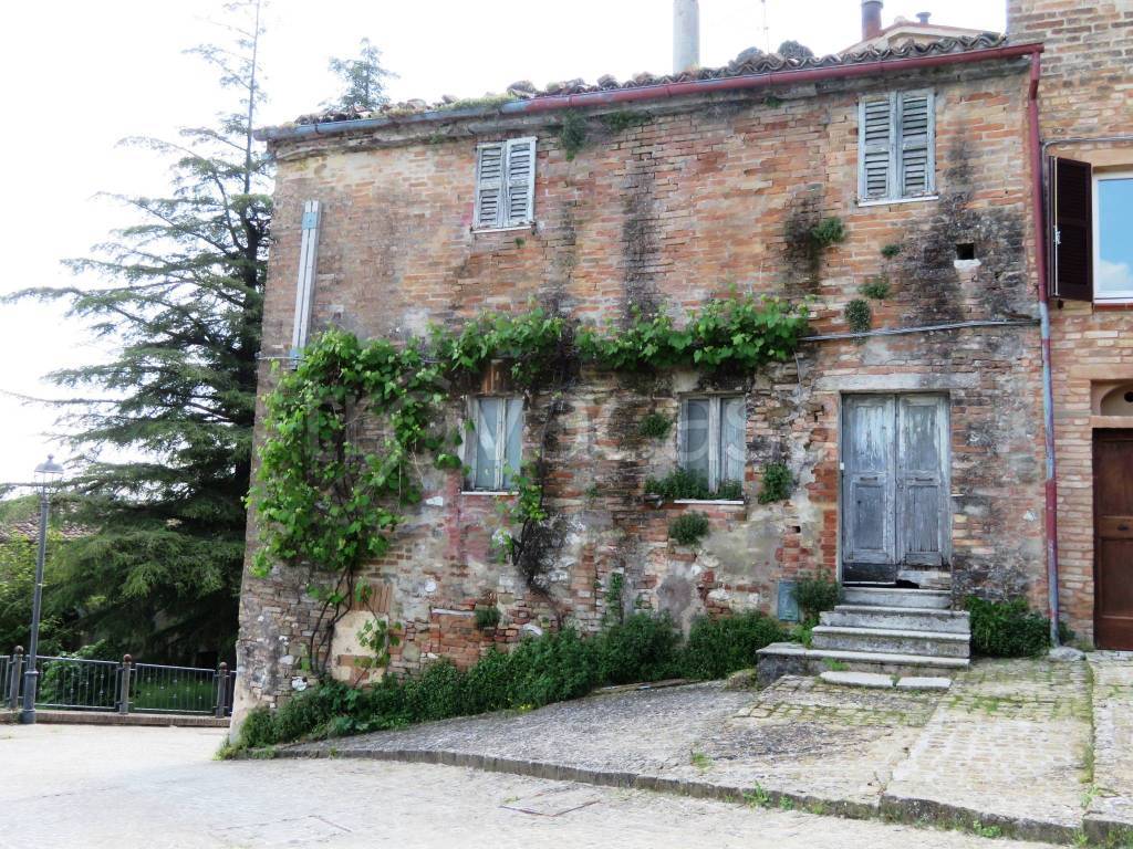 Casa Indipendente in vendita a Sarnano via Roma