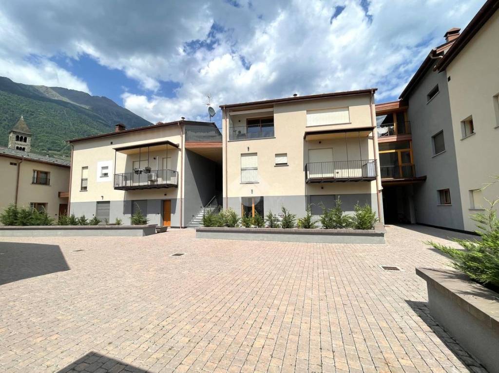 Appartamento in vendita a Tirano via della Repubblica