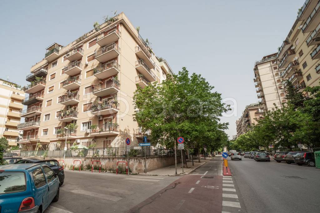 Appartamento in affitto a Palermo via Versilia, 1