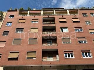 Appartamento in vendita a Milano via Emilio Morosini