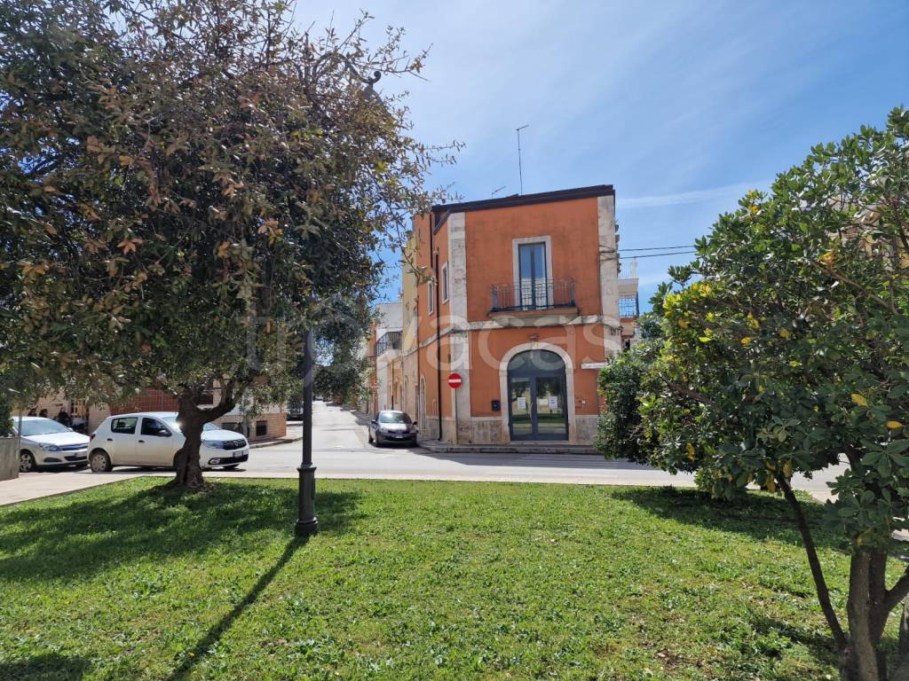 Villa in affitto a Turi via Tito Caracciolo, 2